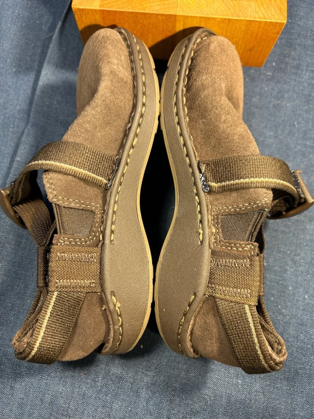 Chaco leather loafers slide in shoes